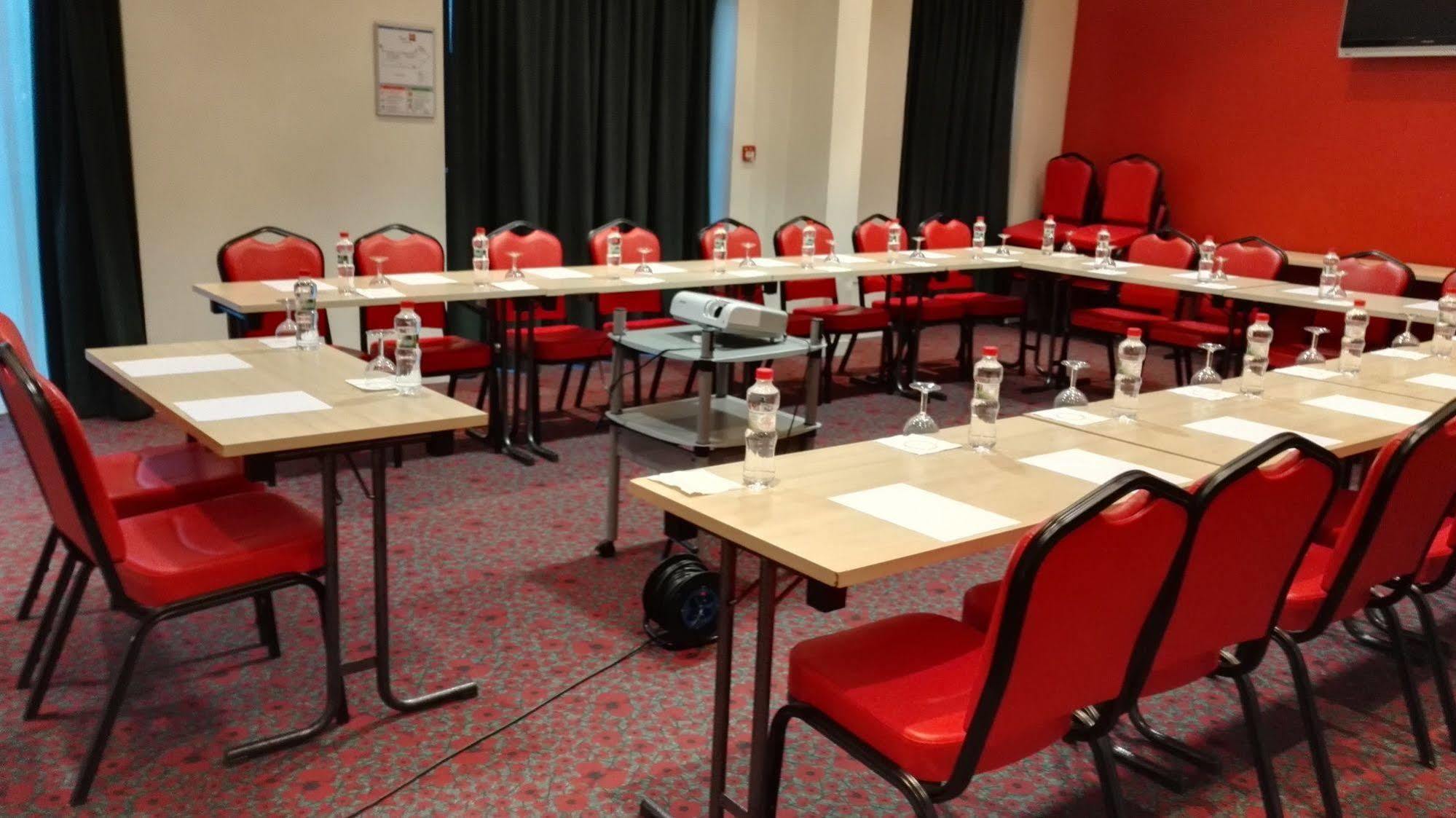 B&B Hotel Maubeuge Gare Eksteriør billede